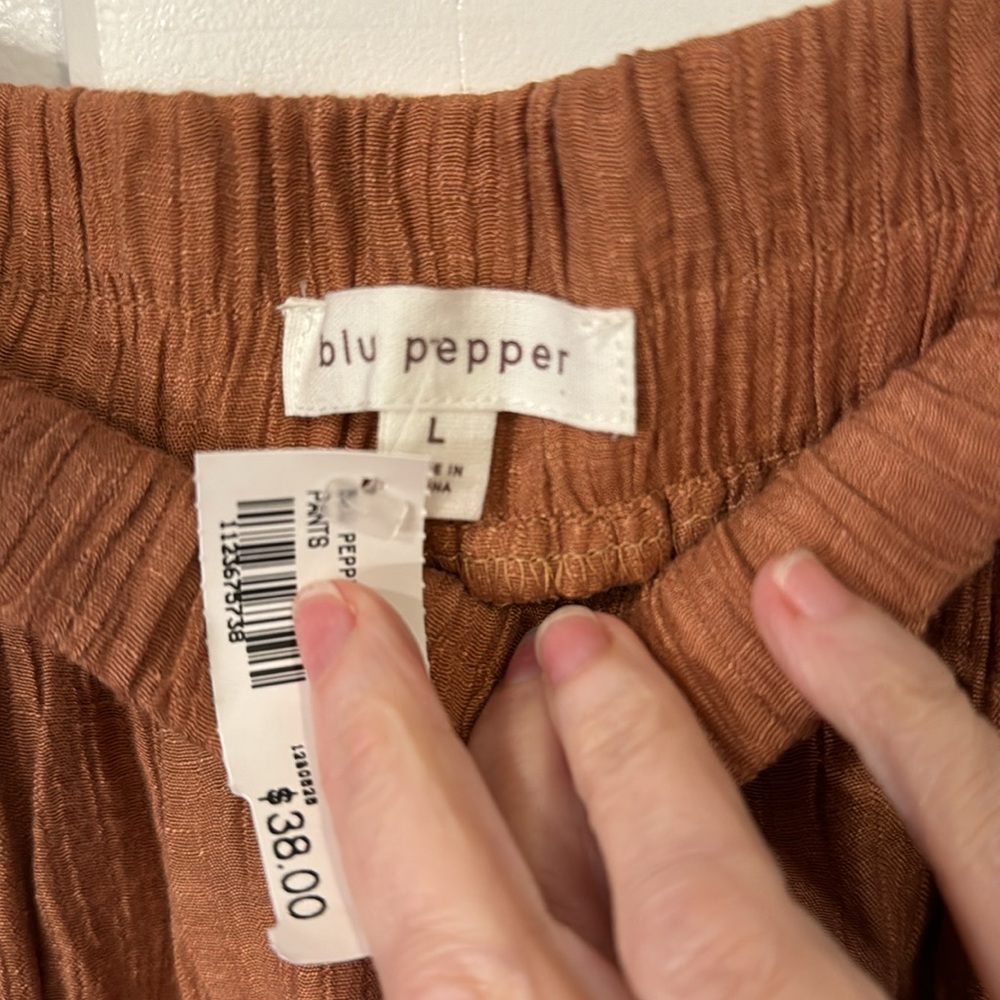 Blue Pepper palazzo pants with pockets. - Picture 2 of 3
